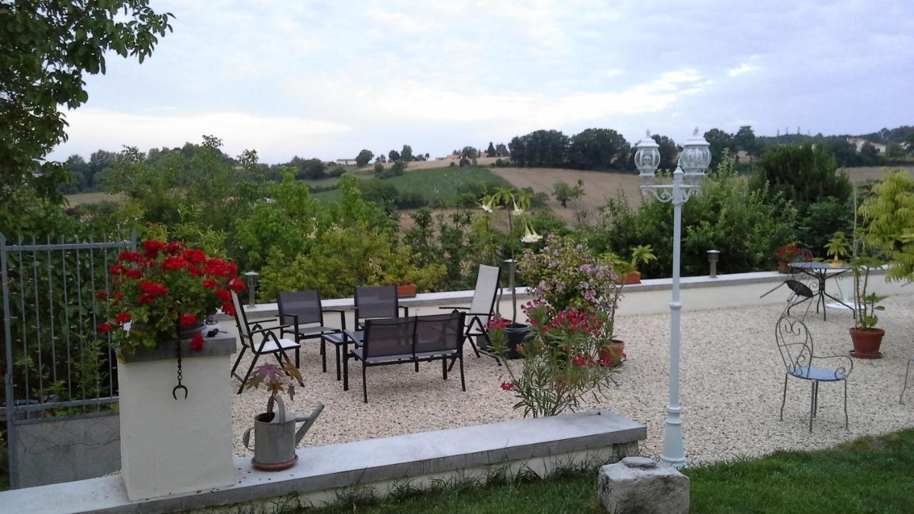 Montismaurelli Bed & Breakfast Montmoreau Екстериор снимка